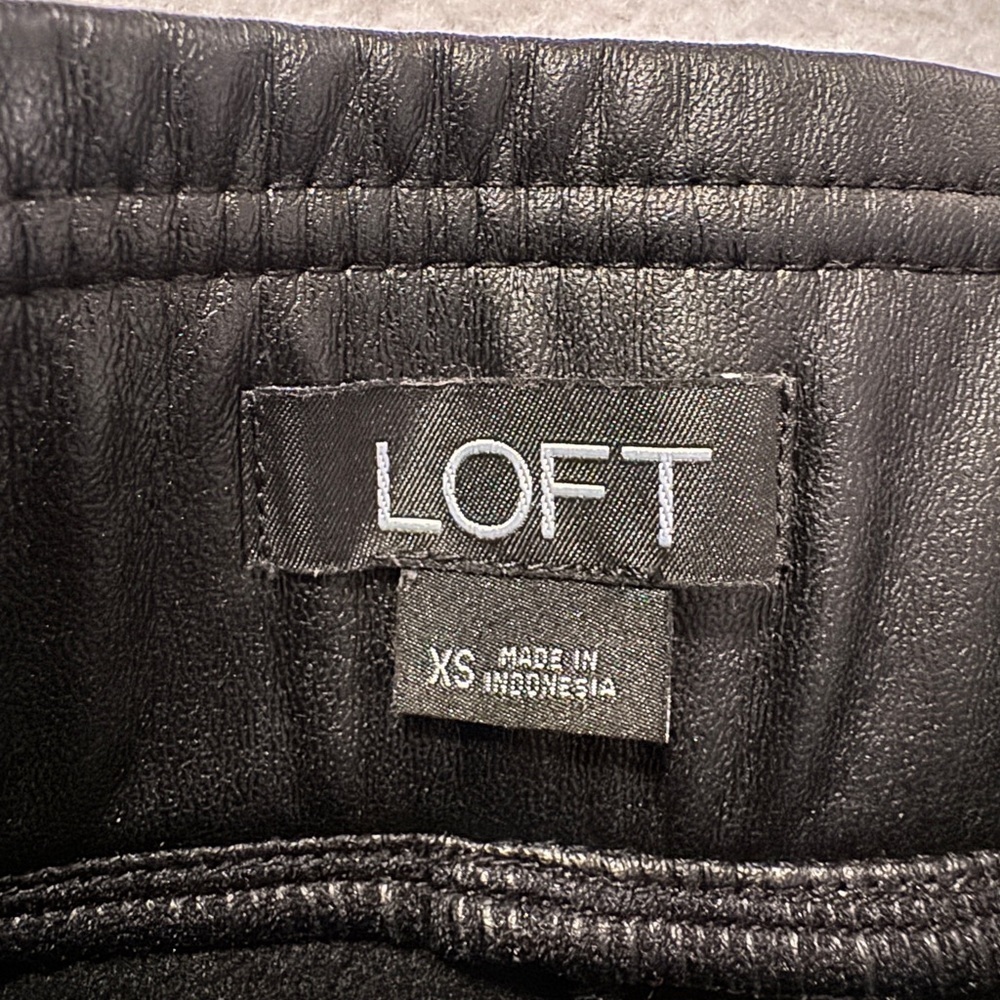 Loft Sleek Black Faux Leather Leggings - Picture 3 of 7